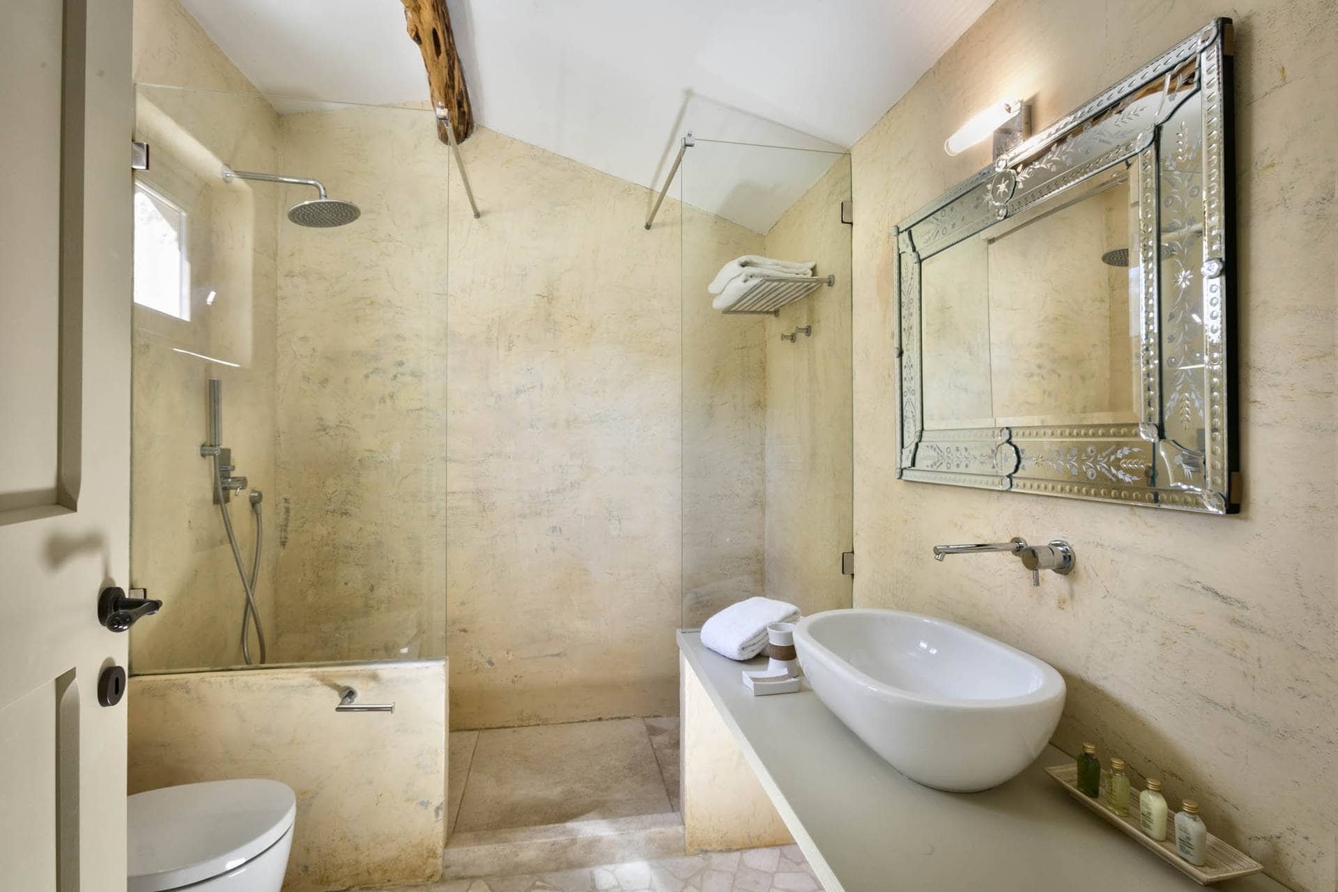 Image - 589a72e0-d19d-4e64-acc8-38e3d5451812